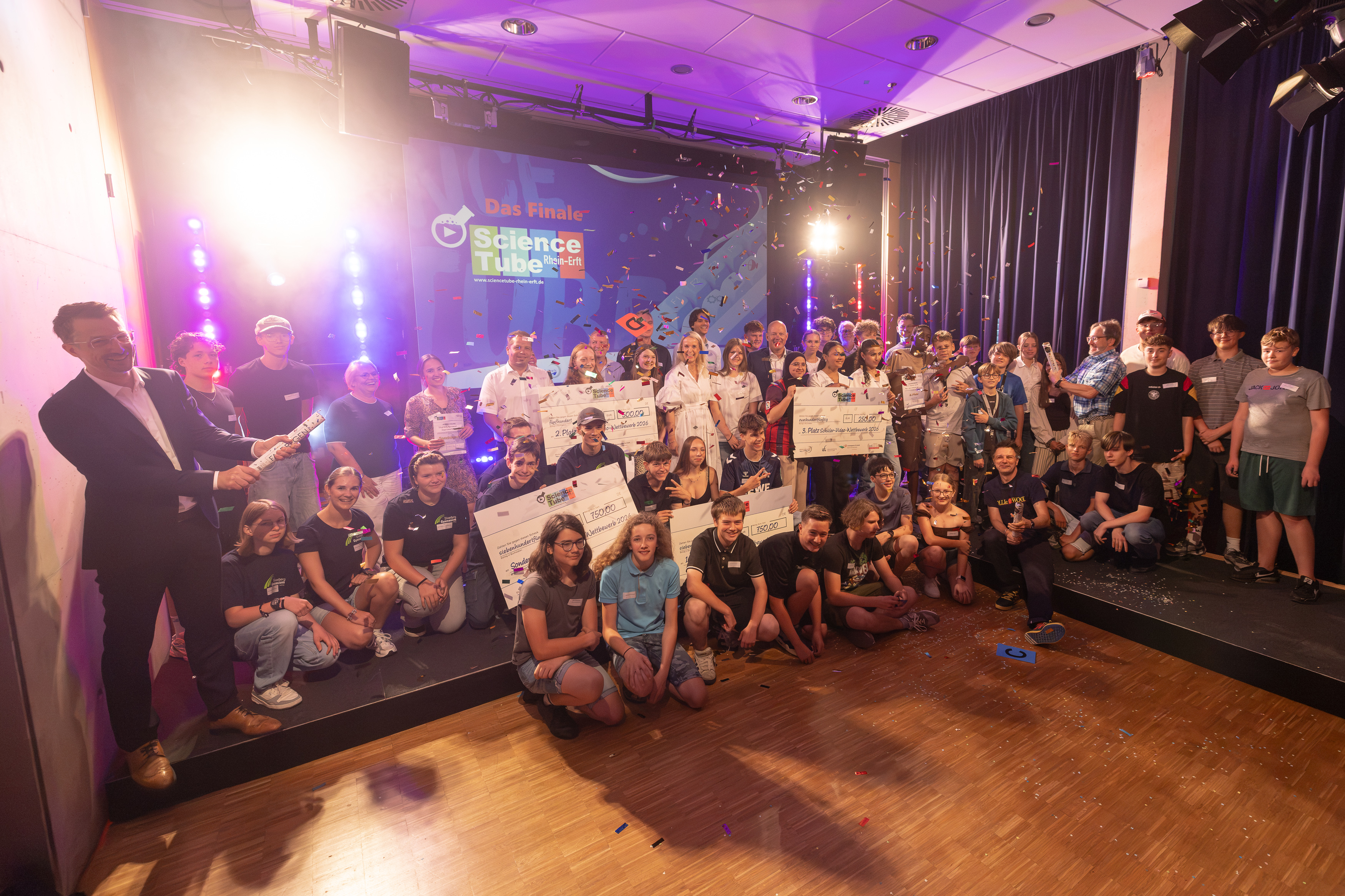 Gruppenfoto mit allen Preisträgern